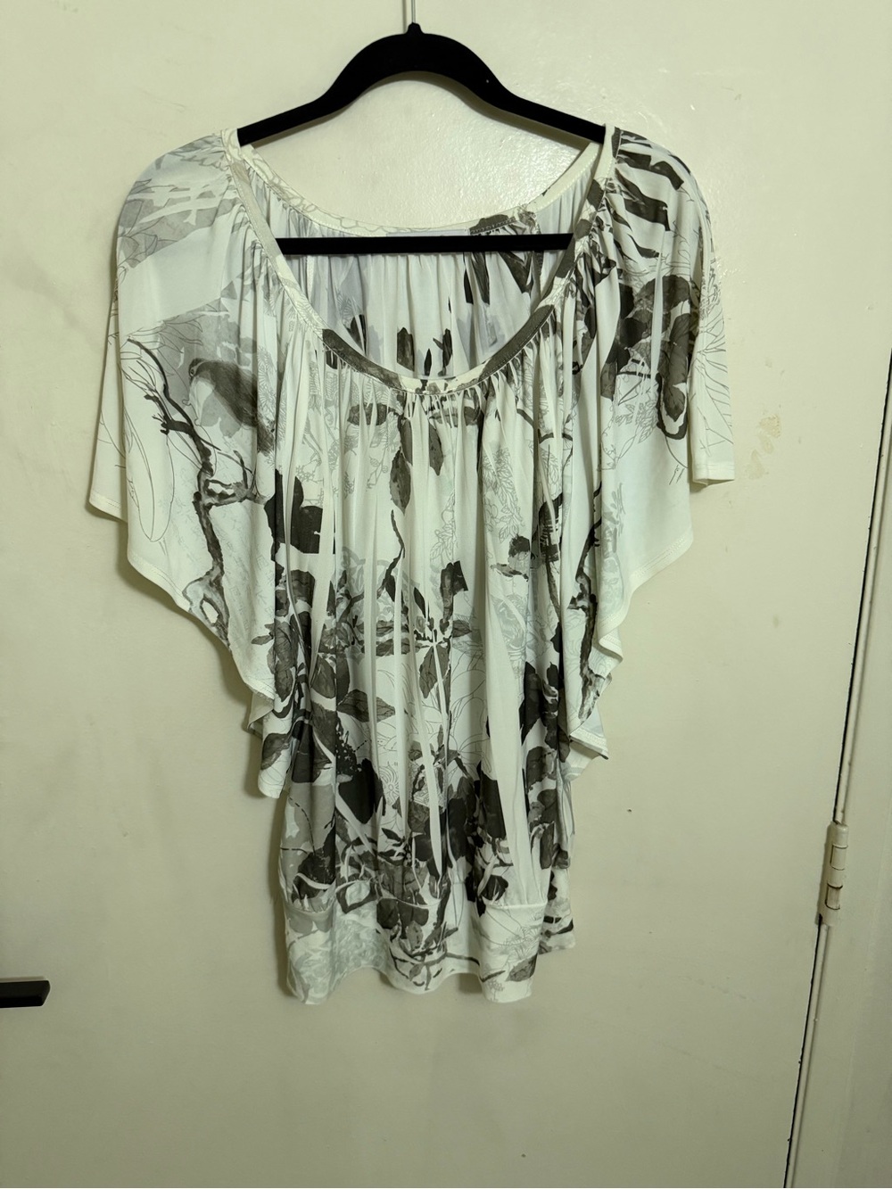 Charlotte Russe White gray Floral Print Blouse with flutter sleeves round neck L
